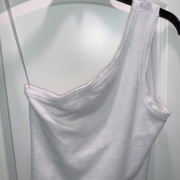 VYLETTE NEW SIZE SMALL WHITE ONE SHOULDER TANK TOP - Picture 2 of 6